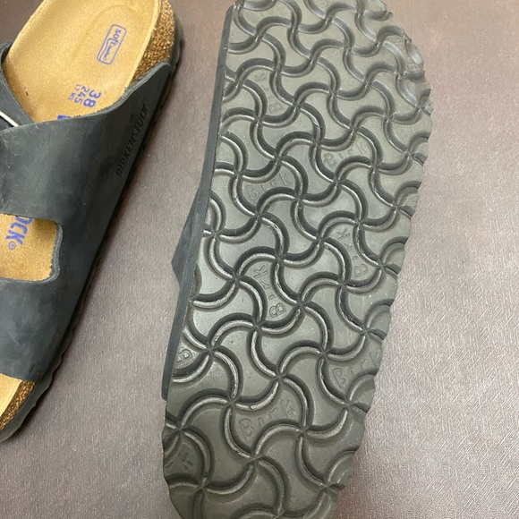 Worn only one time.  Basically brand new - Picture 4 of 4